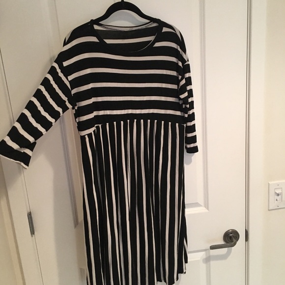 Acting Pro Tops - Acting Pro Extra Long Striped Top